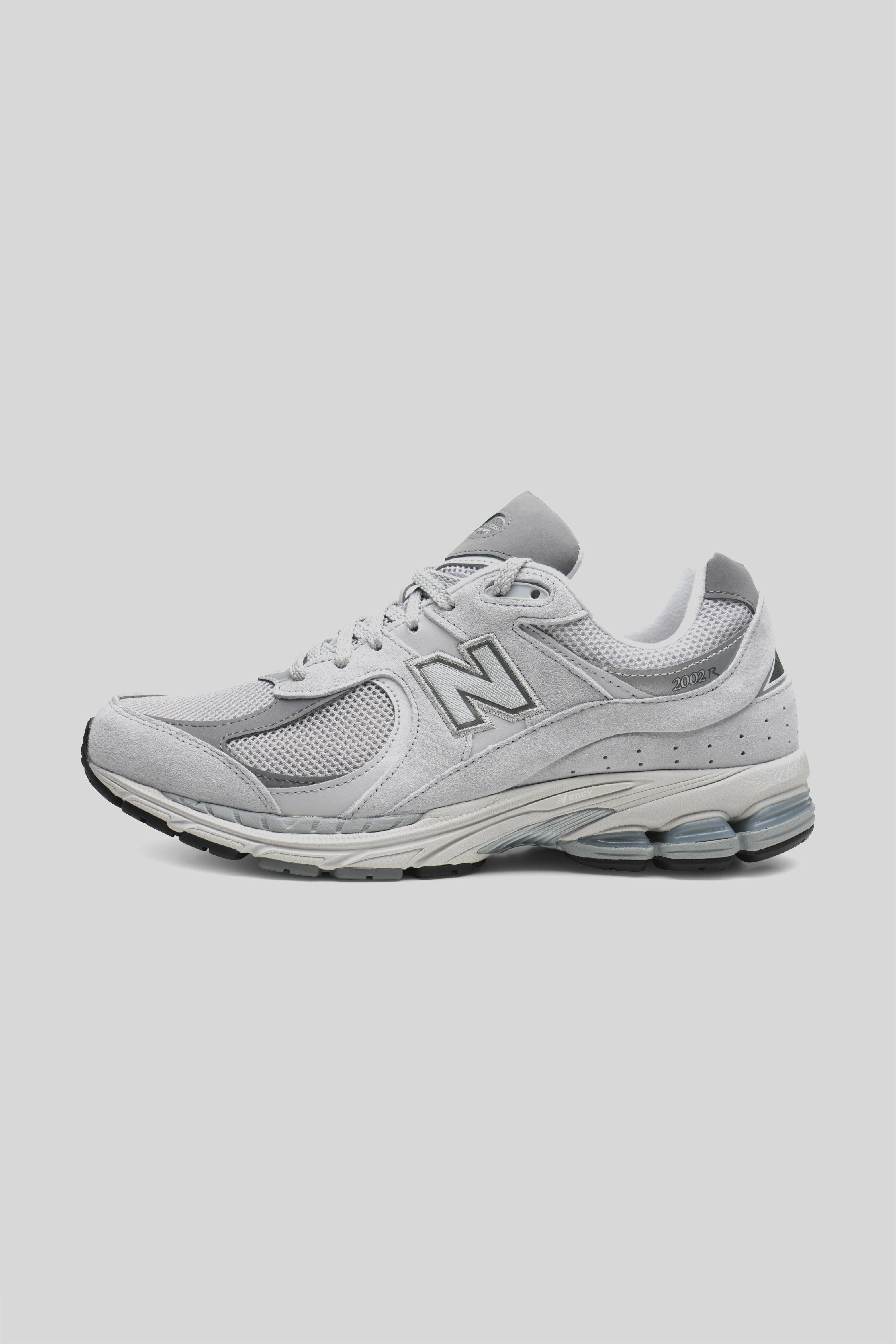 Selectshop FRAME -NEW BALANCE ML2002R0 "Gray D Wise" 迪拜鞋类概念店