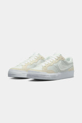 Selectshop FRAME - NIKE SB Pogo Premium "Summit White" (Womens) Footwear Concept Store Dubai