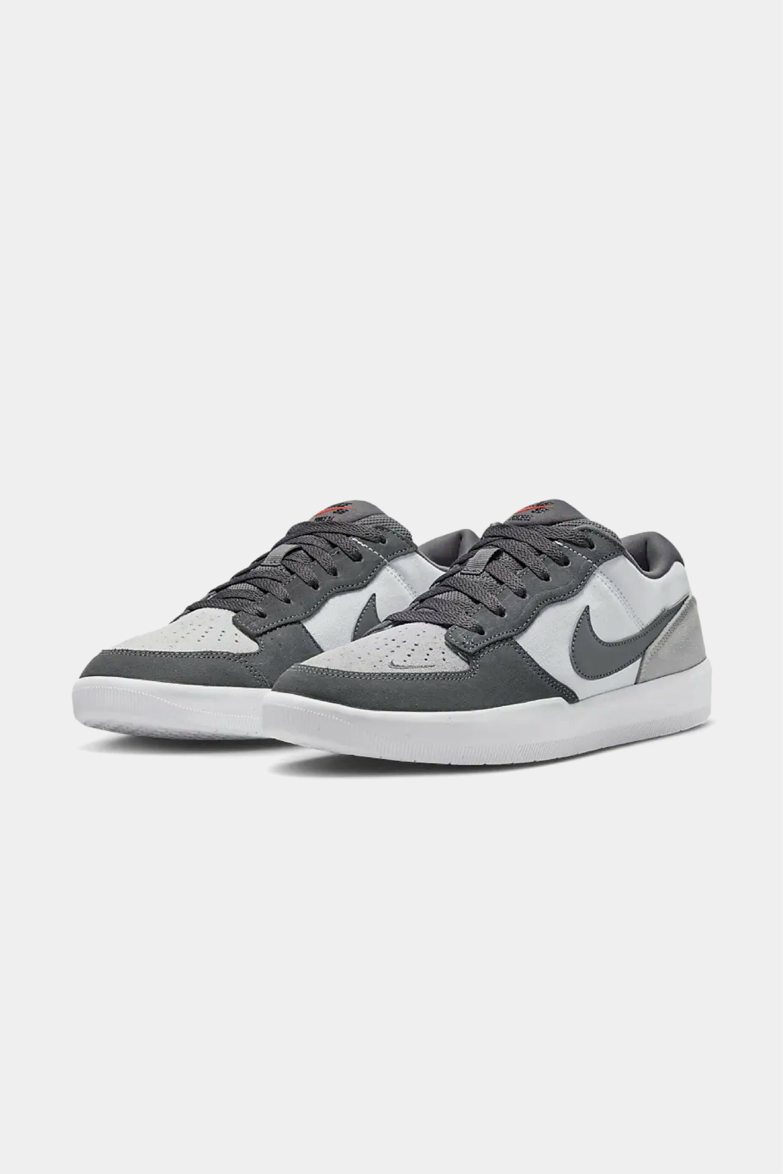 Selectshop FRAME - NIKE SB Force 58 Footwear Concept Store Dubai